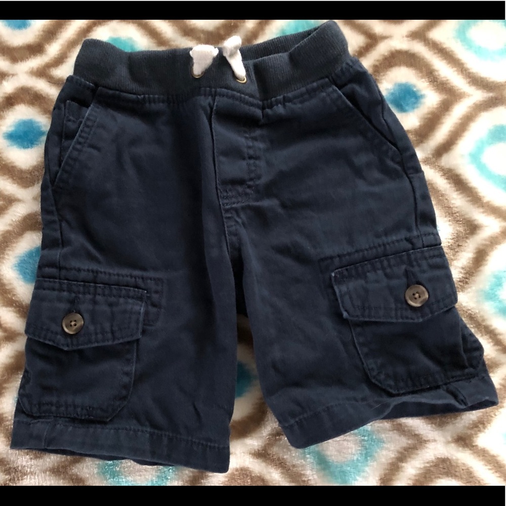 Cat & Jack 3T Navy cargo shorts. Great condition.